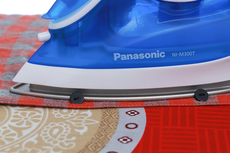 bàn là hơi nước Panasonic NI-M300TARA